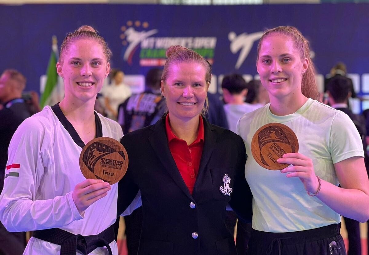 Márton növérek edzővel