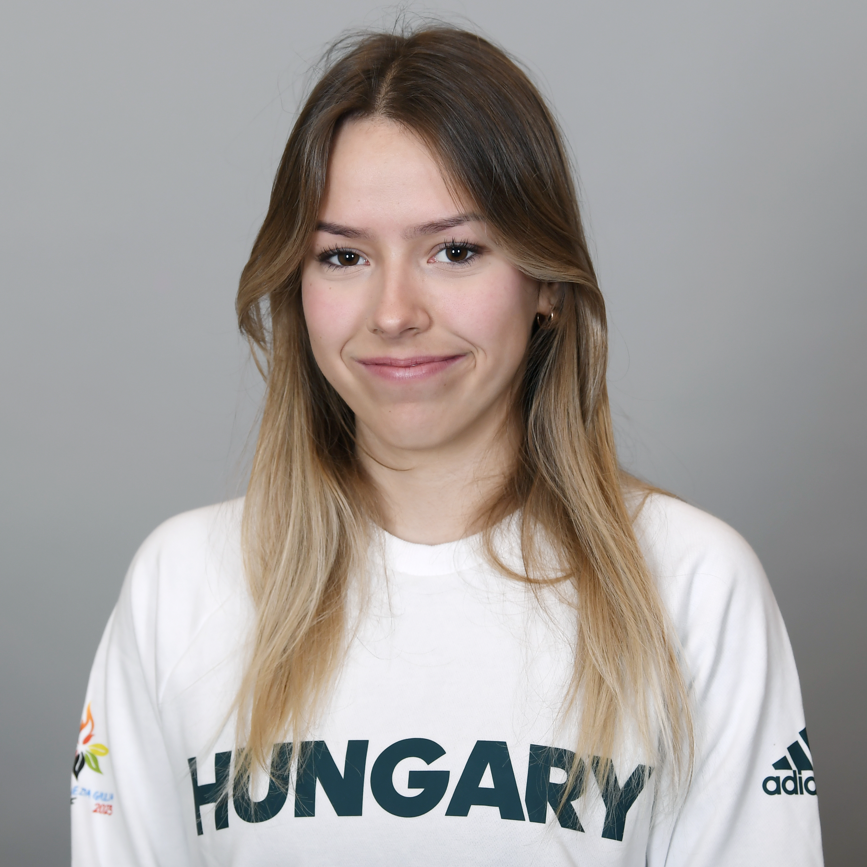 Kortvelyessy-Dora.jpg
