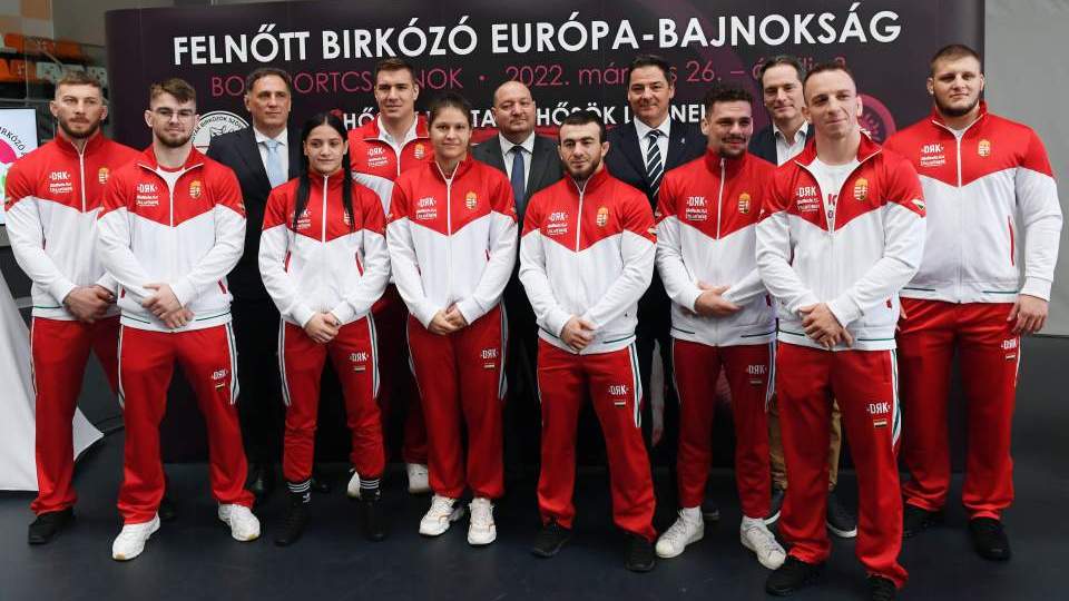 A budapesti birkózó Eb érmesei és a sportvezetők