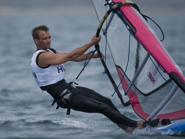 Szörföseink Omanban harcolnak az olimpiai kvótáért 