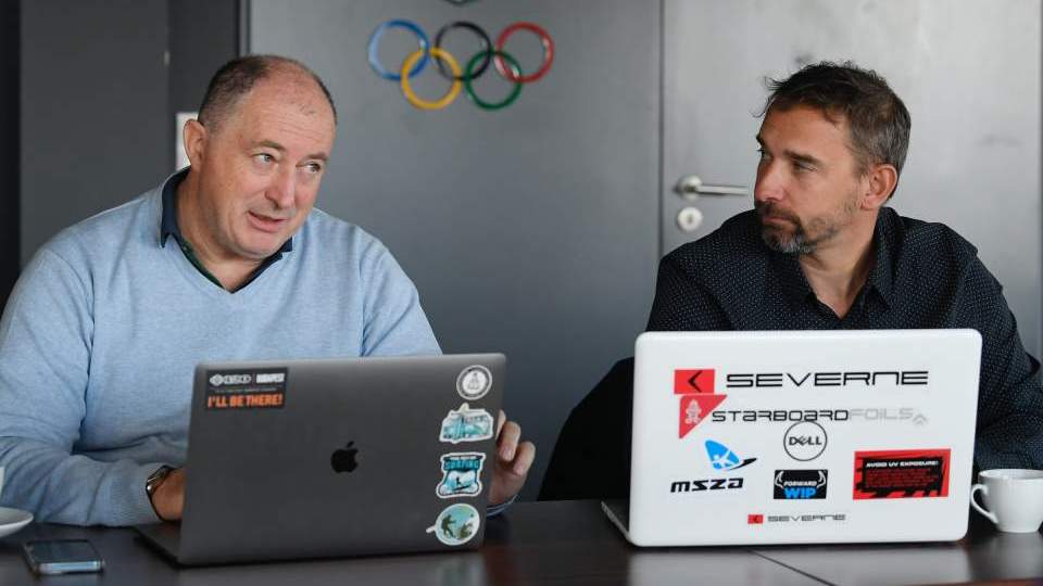 Jó szelek fújnak – sportági konzultáción a szörf és a röpladba
