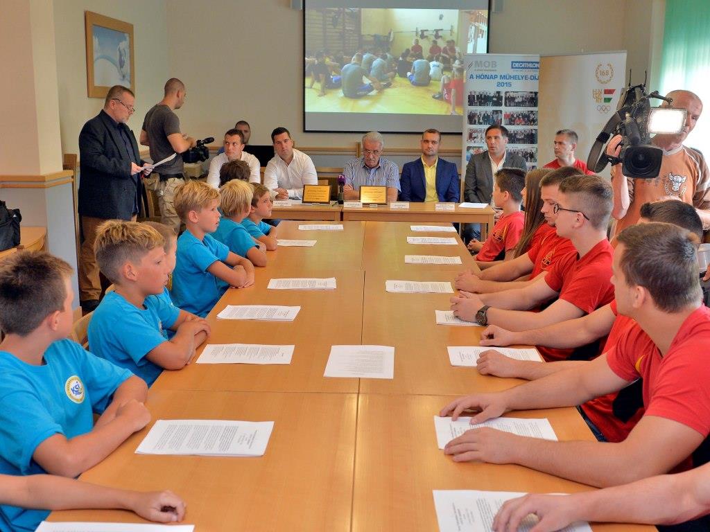 Birkózók és vízilabdázók vették át A hónap műhelye-díjat